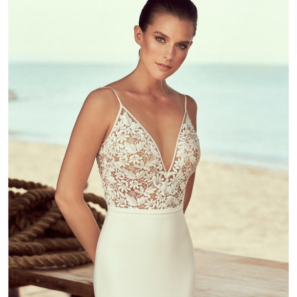 Mikaella style 2190 Wedding Dress - Picture 2 of 16